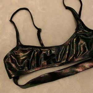 Iheartraves sporty cutout underboob top oilslick S